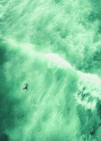 Surfare i grönt vatten poster