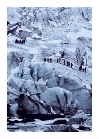 Bergsklättrare på isigt berg poster