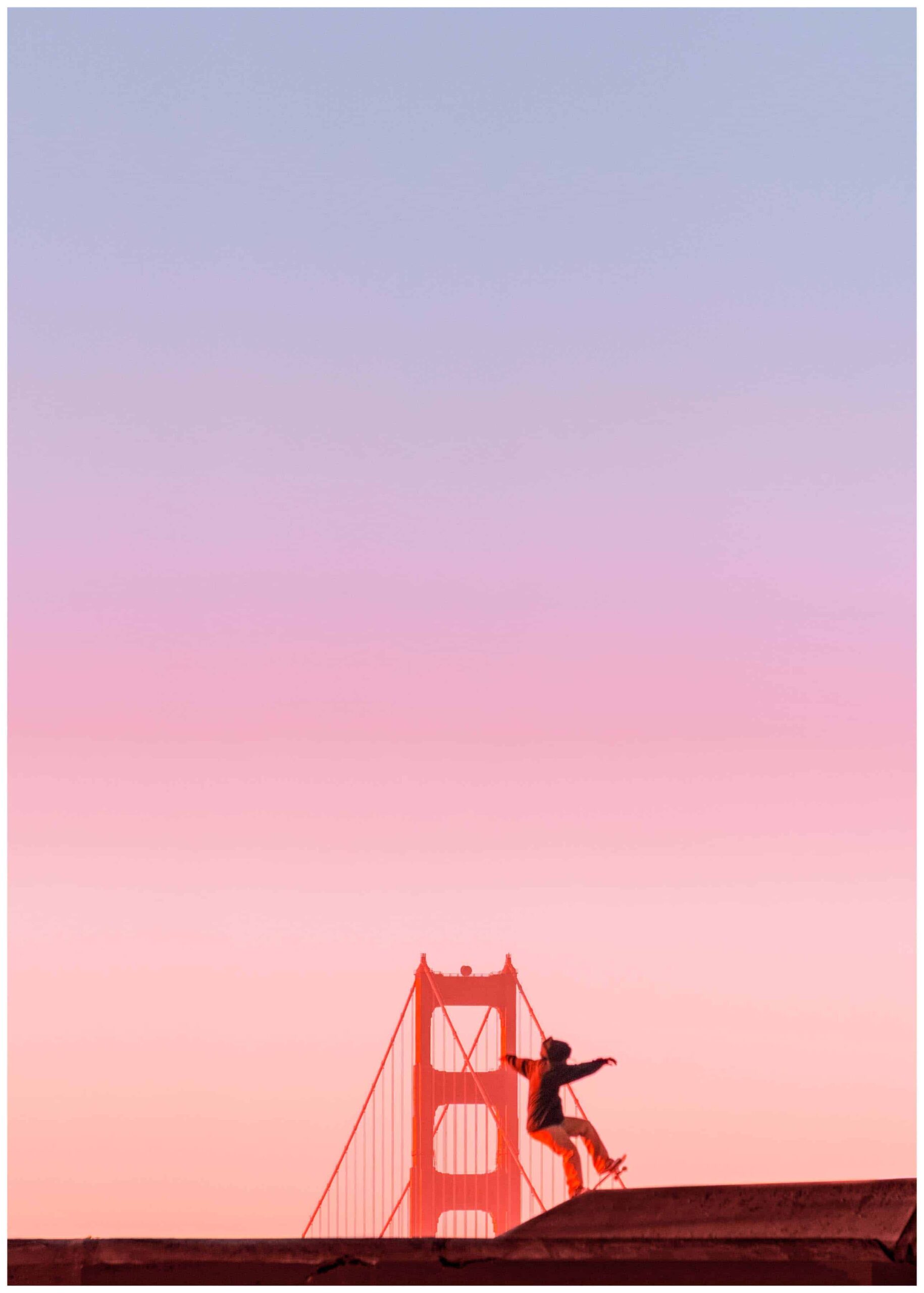 Skateboardåkare vid Golden Gate Bridge poster