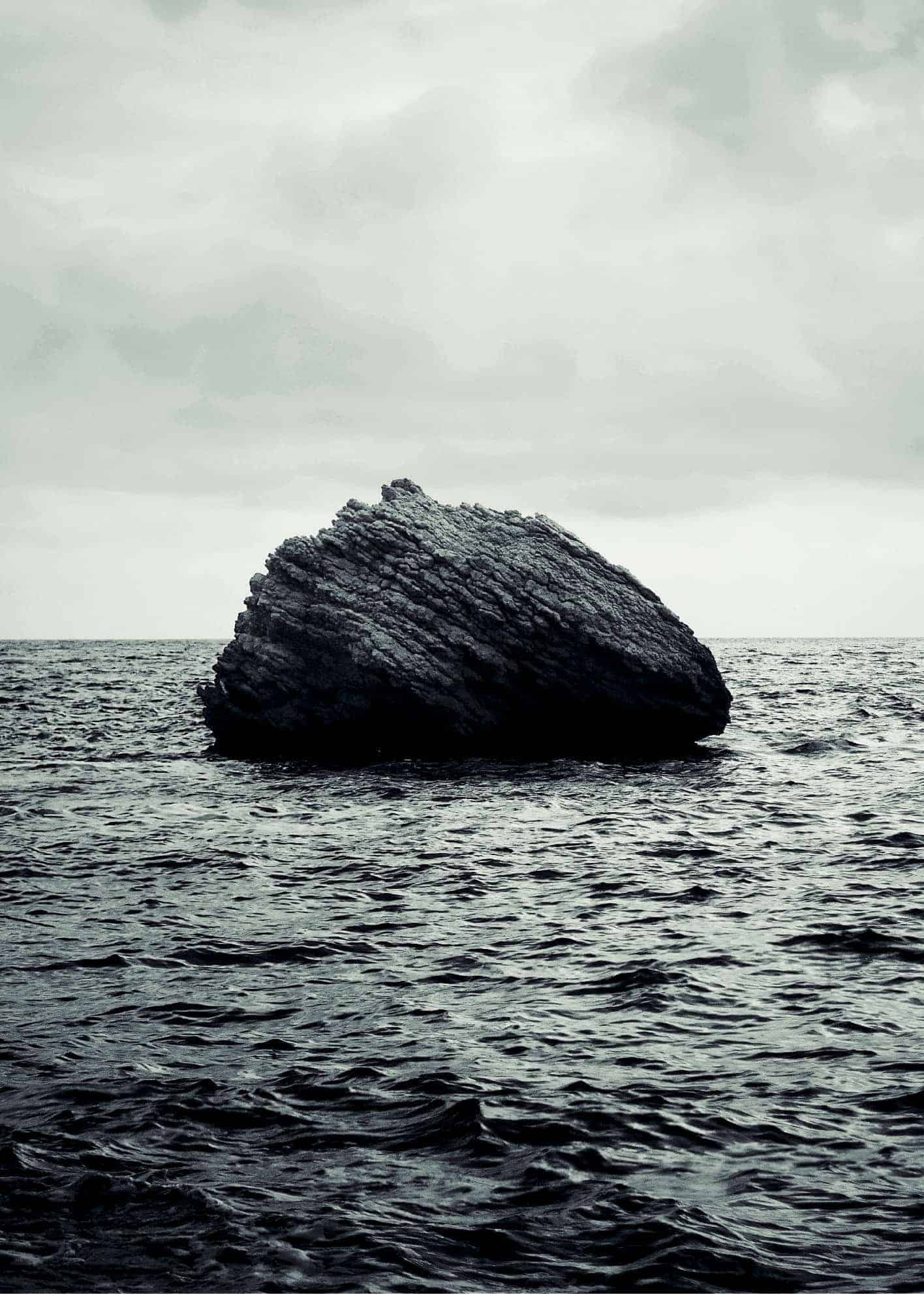 Klippa i havet poster