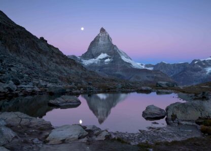Matterhorn och Riffelseesjön vid fullmåne poster