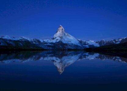 Matterhorn speglar sig i Stelliseesjön poster