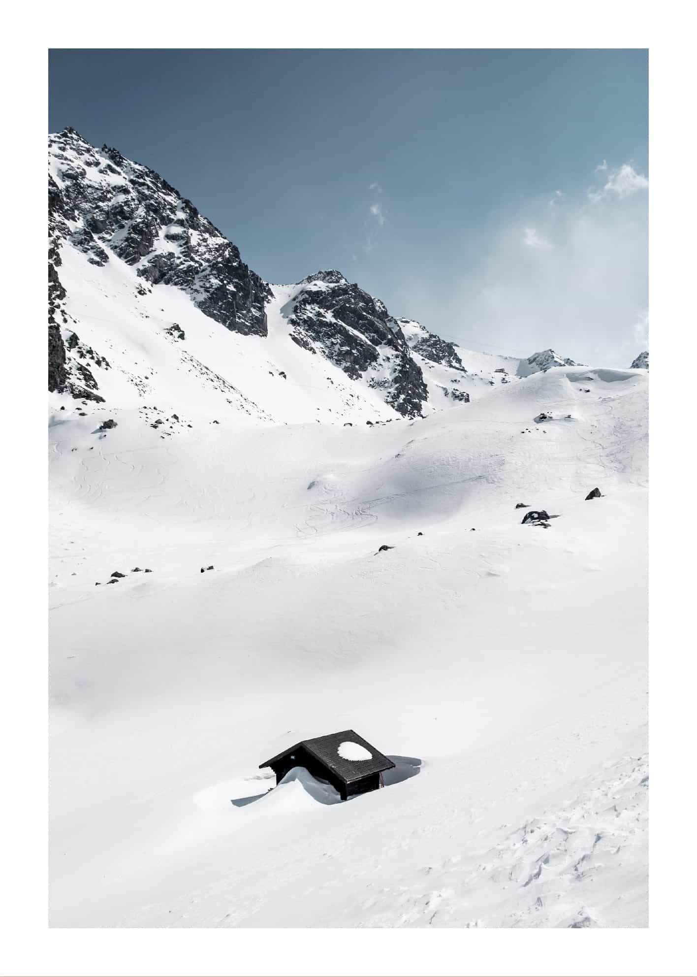 Stuga i snölandskap poster